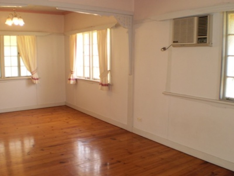 4 Curtis Street, Wandal QLD 4700